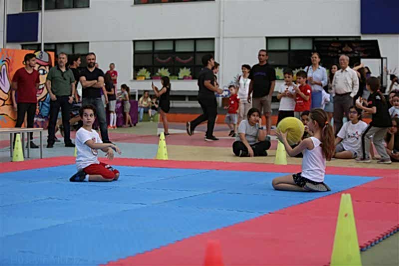 Şahinkaya koleji gösterisi